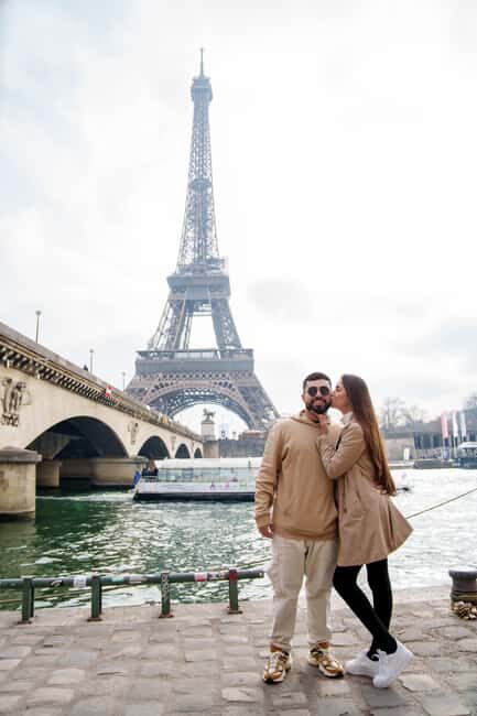 Paris: Eiffel Tower Photoshoot with a Professional - The Shoot Plan: Posing Help Meets Natural Moments