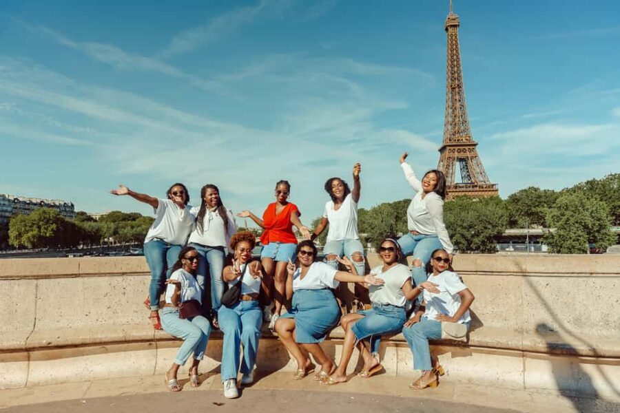 Paris: Eiffel Tower Street Photoshoot - Meeting at Chaillot: Where the Shoot Starts Smooth