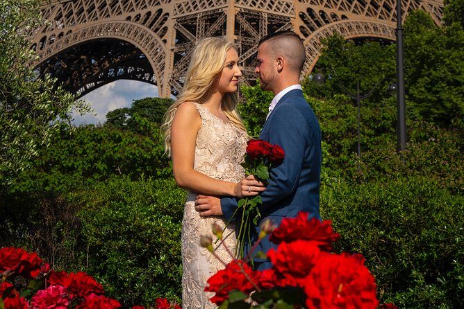 Paris Eiffel Tower Wedding Vows Renewal Ceremony with Photo Shoot - Your vow renewal ceremony: what to expect on the day