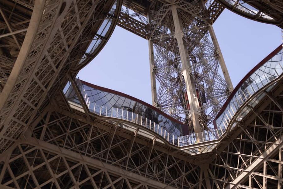 Paris: Elegant Dinner with Drinks in the Eiffel Tower - Food and service: where it wins, and where to be careful