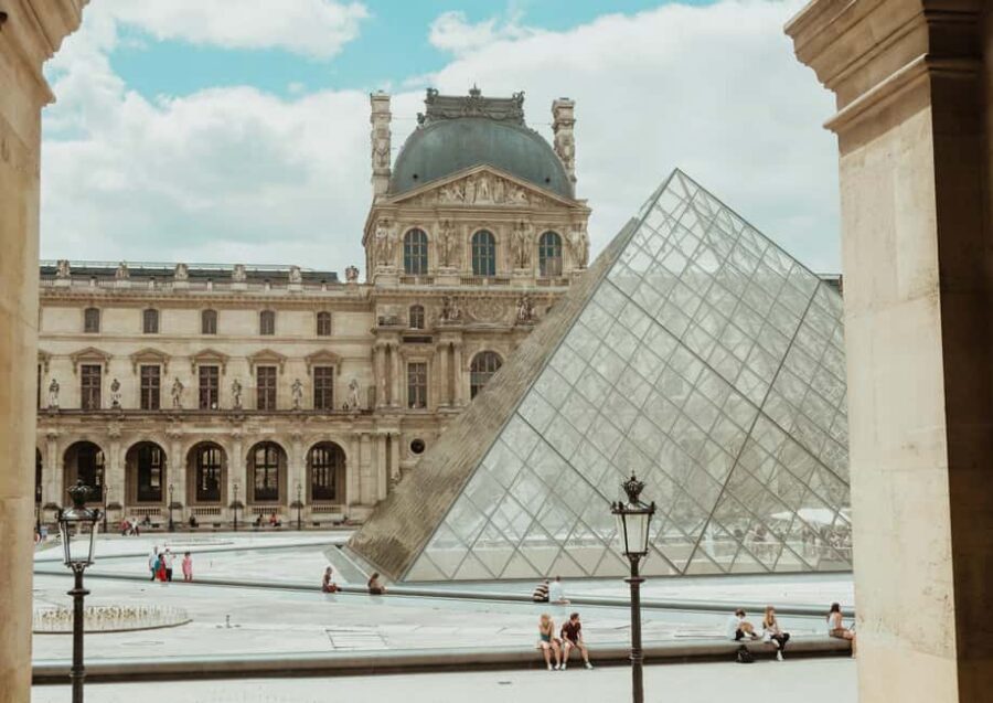 Paris: Gourmet Food Tour & Louvre Museums Guided Tour - Louvre Reserved Access: How You Avoid the Big Bottleneck