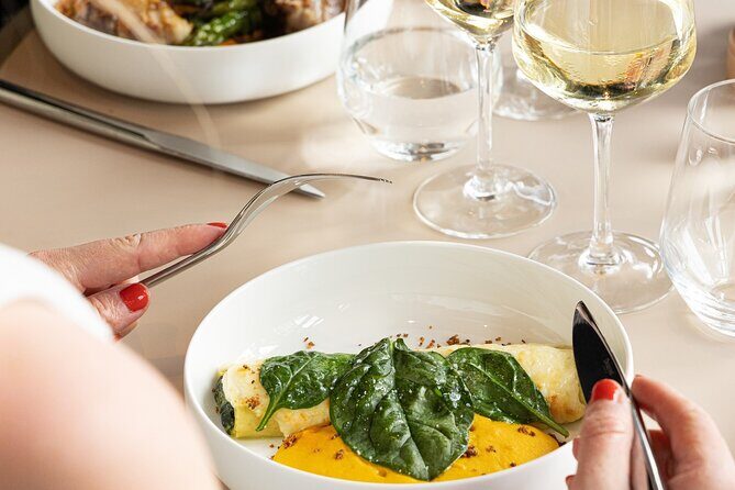 Paris Late Lunch at Eiffel Tower's Madame Brasserie Restaurant - Madame Brasserie: The Setting and Your Seating Reality