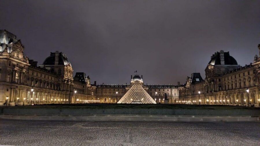 Paris : Late Night Louvre Tiny Group Tour - What the Reviews Emphasize Most