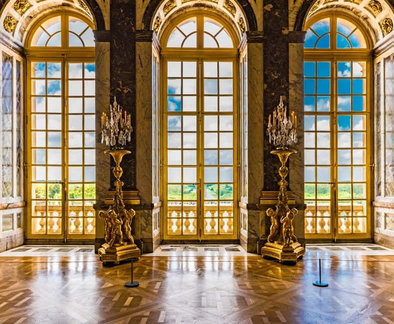 Paris: Palace of Versailles Guided Tour with Bus Transfers - Versailles gardens free time: where the day slows down