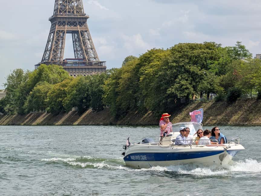 Paris Private Boat Seine River with Captain Guide - Musée d’Orsay from the Seine: art museum views without museum lines