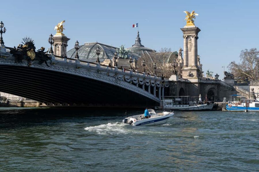 Paris Private Boat Seine River with Captain Guide - Pont Neuf: where the cruise starts to feel like old Paris