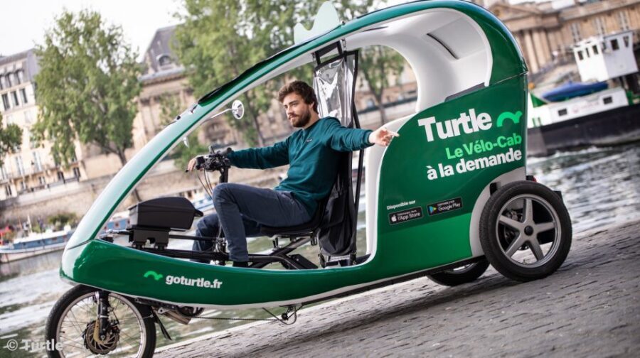 Paris: Private guided tour in Rickshaw bike - Gustave Eiffel - The “green” pedicab ride: what it feels like in motion