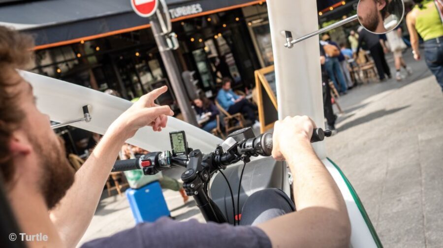 Paris: Private guided tour in Rickshaw bike - Gustave Eiffel - Arc de Triomphe and Champs-Élysées: getting farther without wasting time