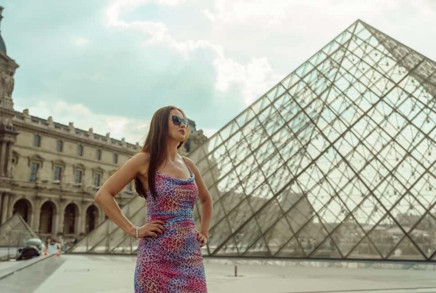 Paris: Private Photoshoot Outside the Louvre Museum - Why a private Louvre exterior shoot beats random phone pics