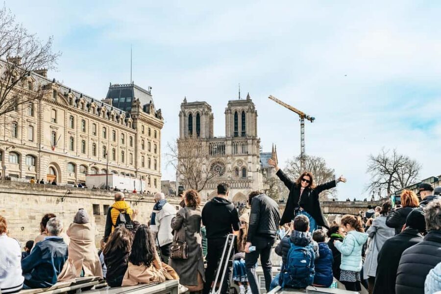 Paris: Seine Cruise and Macaron Tasting by the Eiffel Tower - Who This Combo Suits Best