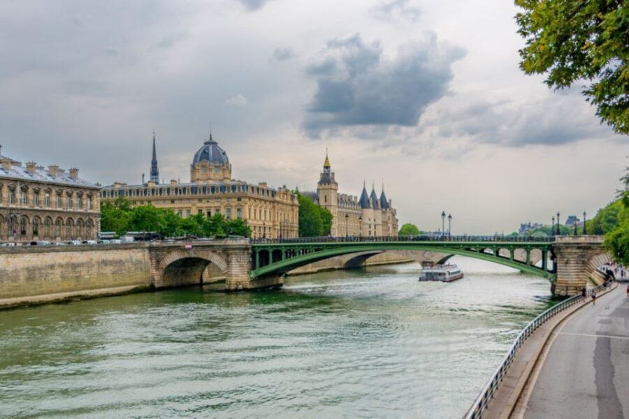 Paris: Seine Cruise with Snack/Optional Eiffel Tower Ticket - Should You Book This Seine Cruise With Optional Eiffel Tickets?
