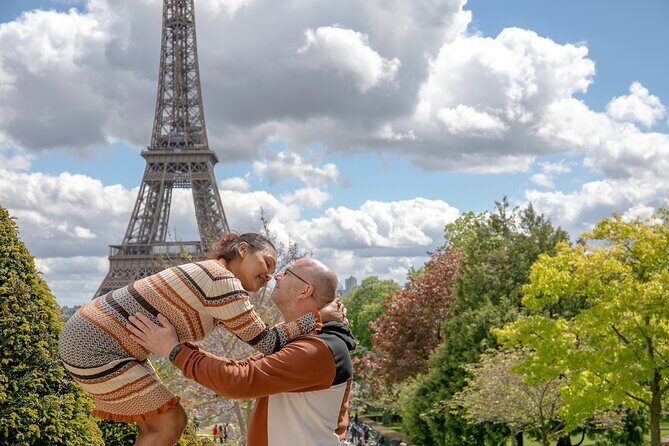 Photo Session Around Eiffel Tower - Posing and Direction: How the Photographer Helps You Look Natural