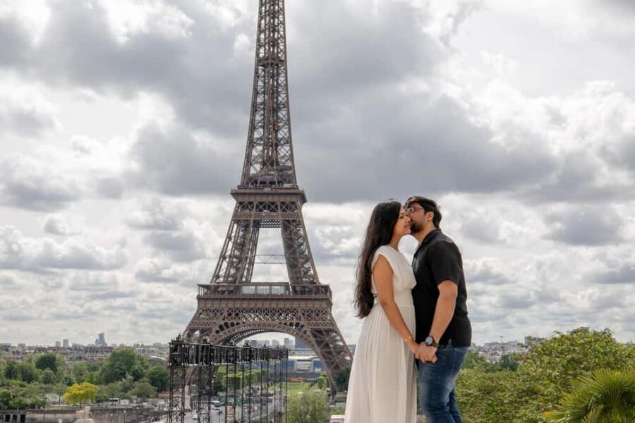 Photo session for couples with flowers around Eiffel tower - Key Things to Know Before You Go