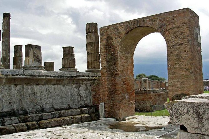Pompeii and Herculaneum Private Tour - Meeting point: starting at Molo Beverello makes sense