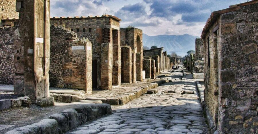 Pompeii and Herculaneum: Private Tour from Naples - Pompeii Guided Walk: Streets, Roman Life, and Lava-Preserved Shock