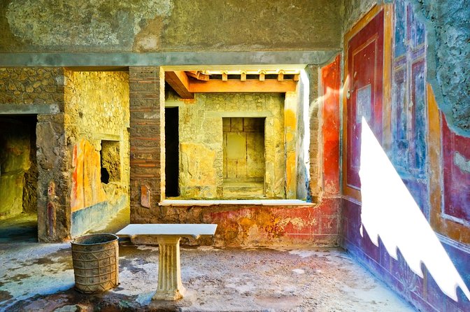 Pompeii and Herculaneum Private Walking Tour with an Archaeologist - Crowds, pacing, and the private benefit