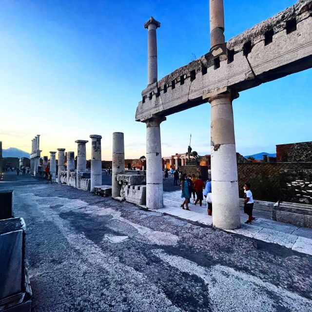 Pompeii and House of Vettii Guided Tour - Thermal baths and the theater: public life isn’t just big buildings