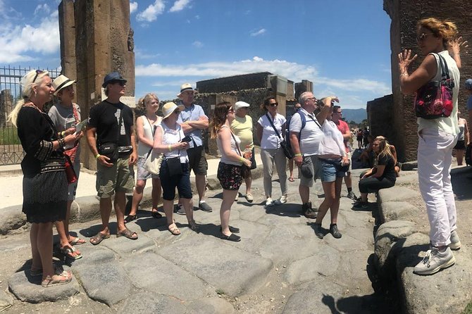 Pompeii and Vesuvius Small Group Tour From Naples with Pizza - Crowds, pacing, and what “small group” means in practice