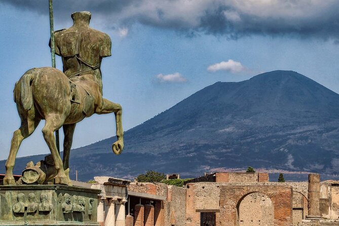 Pompeii and Vesuvius Tour with Pickup - Vesuvius crater walk: volcanological guides, checkpoints, and fumaroles