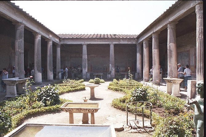 Pompeii & Herculaneum Private Tour: Fast-Track, Winery & Lunch - Cantina Del Vesuvio Winery: what you actually get (and what volcanic soil means)