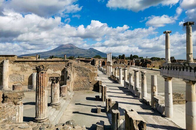 Pompeii La Tagliata Restaurant Drive - Naples pickup to Pompeii: how the day actually flows