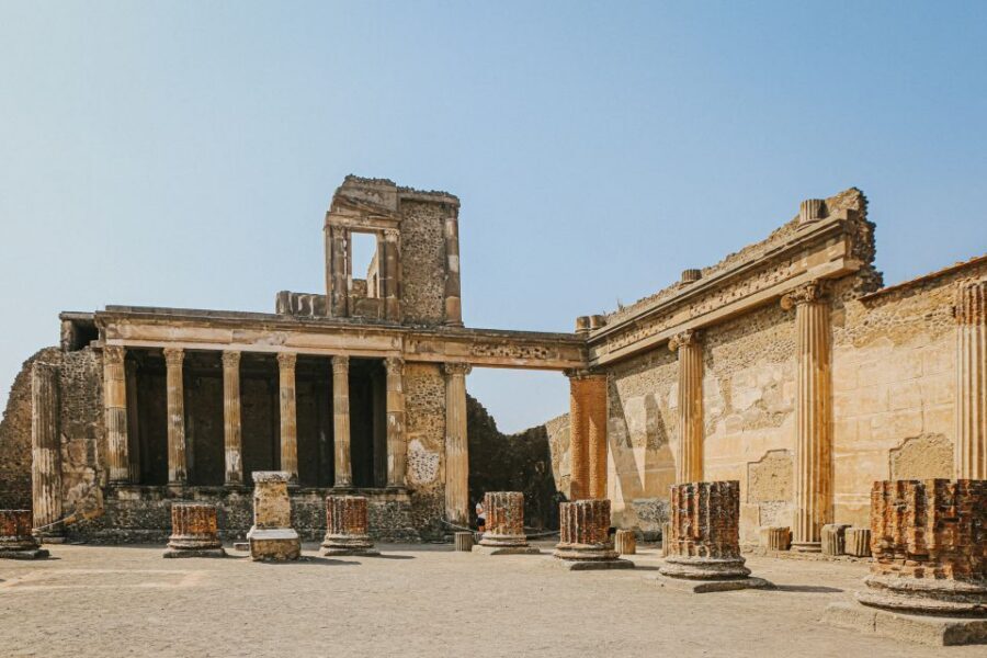 Pompeii: Private Tour with an Archaeologist - Forum Baths and the daily rhythm of Roman life