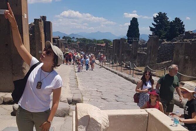 Pompeii Private Tour with expert local guide - What you’ll see: major buildings in a calmer rhythm