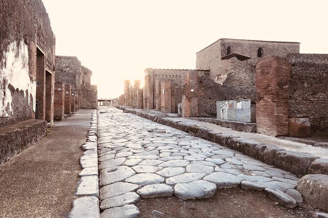 Pompeii Private Tour with expert local guide - Language and question time: Paola’s extra advantage