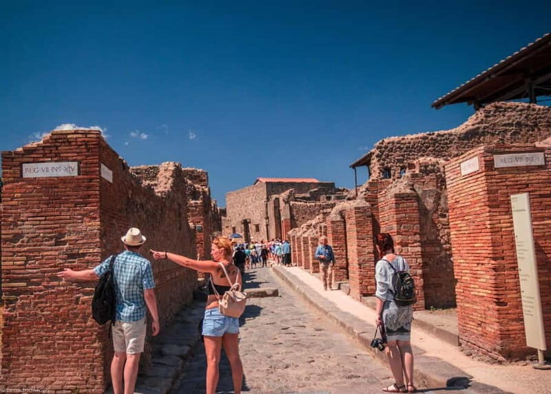 Pompeii Ruins 2-Hours Guided Tour and priority entry ticket - Meeting at Tempio Travel in Pompei Circumvesuviana