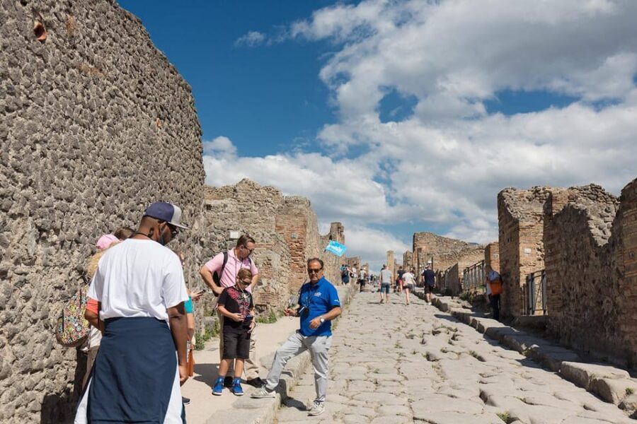 Pompeii: Skip-the-Line Guided Tour - How guides like Carlo, Antonio, Bernadette, Lilly, Mauro, and Innes can change your visit