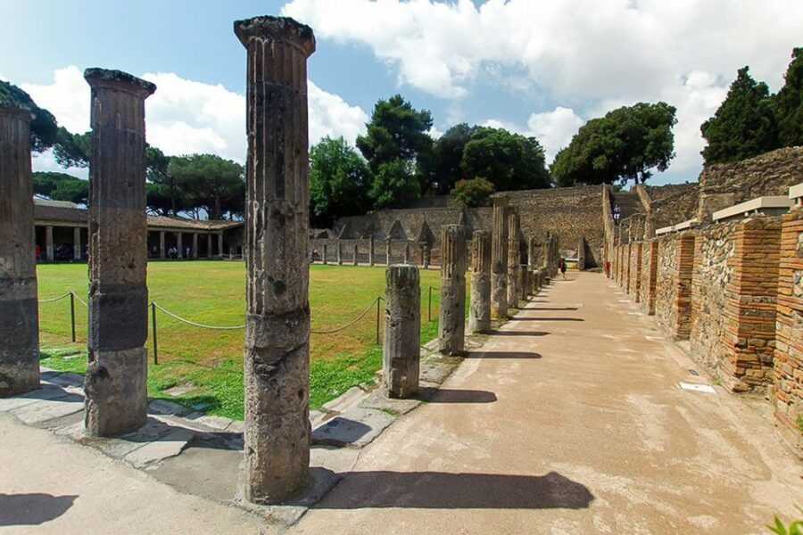 Pompeii: Skip-the-Line Guided Tour with Expert Archaeologist - Key takeaways before you go