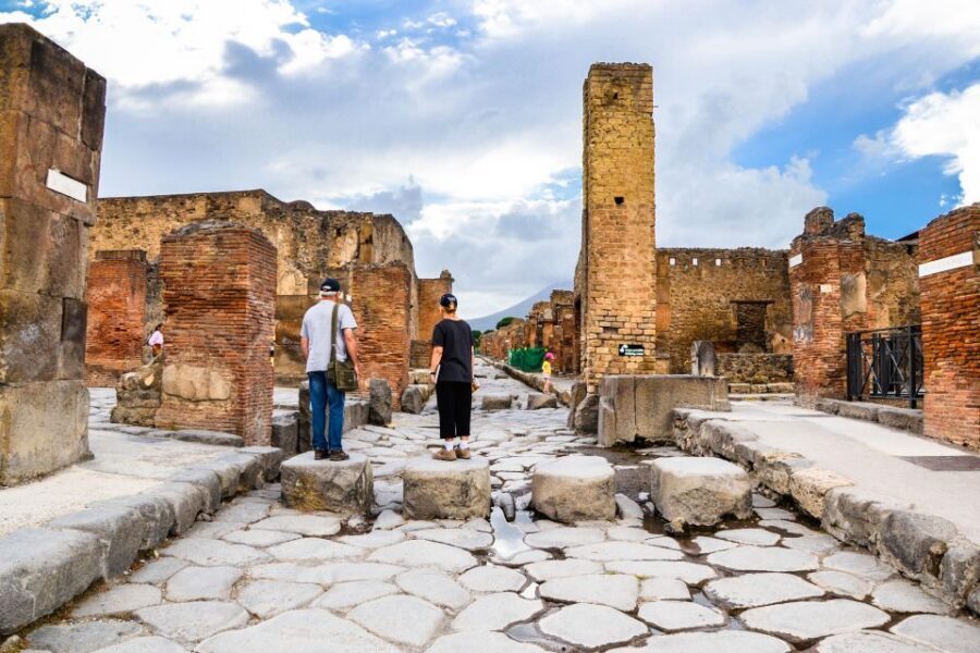 Pompeii Skip the line ticket+transfer from Naples - Key highlights at a glance