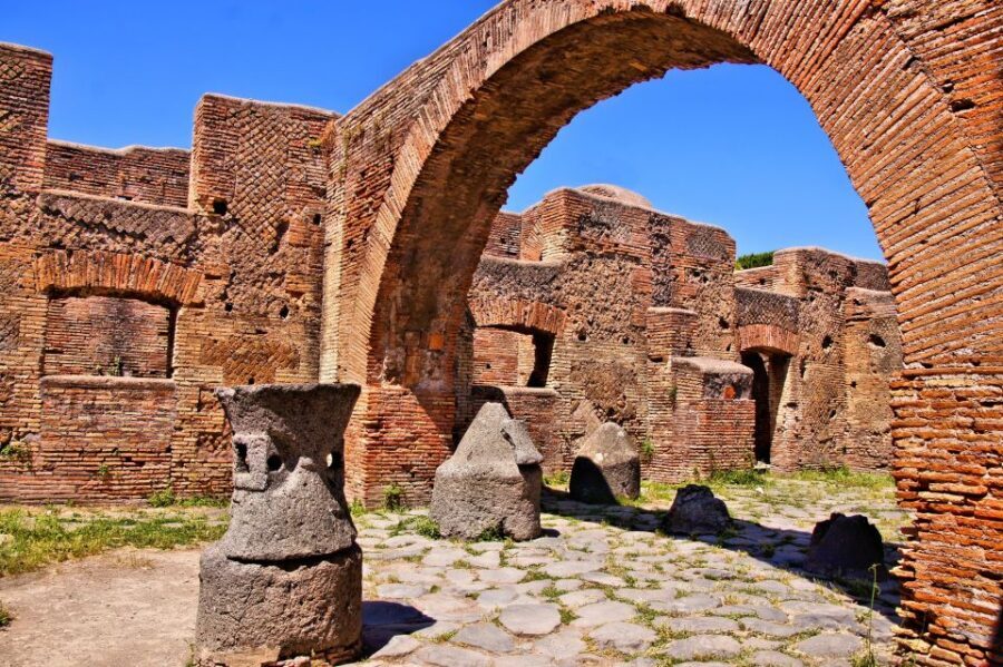 Pompeii Skip the line ticket+transfer from Naples - The easy part: a 45-minute transfer each way