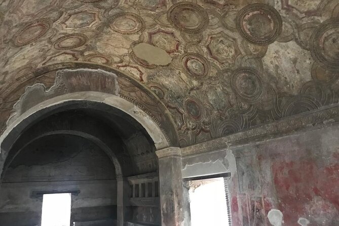 Pompeii Small Group Guided Tour with Skip-the-line Admission - Shops that taught you Roman fast food and baking