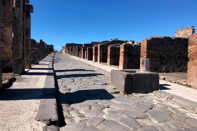 Pompeii small group tour with skip-the-line entrance included - Guides and language: Claudia, Vincenzo (Enzo), and Bernadette