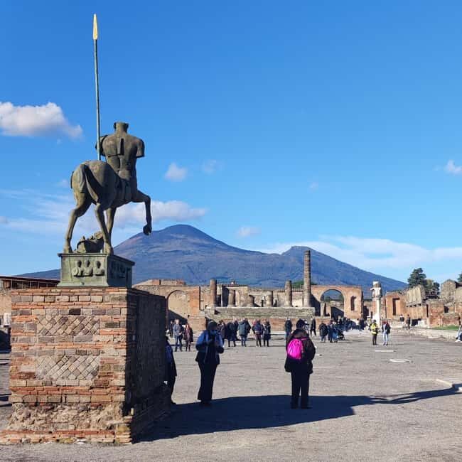 Pompeii Tour with Archaeological Expert and Lunch - Terme Stabiane: The city’s rhythm through daily life