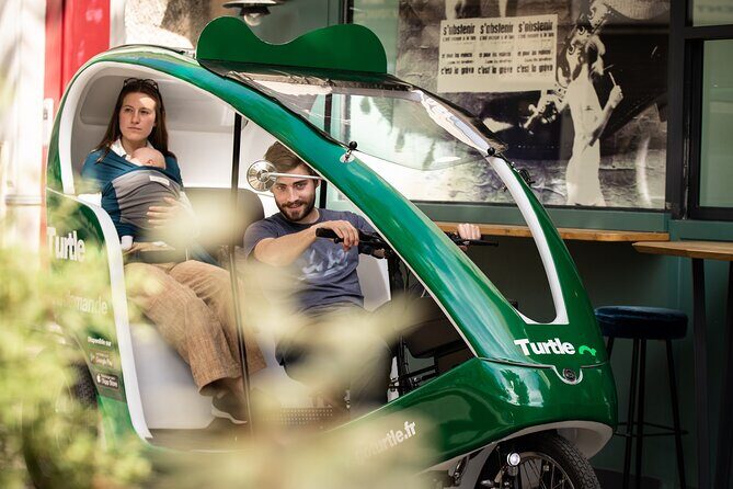 Private City-Tour by pedicab in Paris : The "Gustave Eiffel" - Stop 5: Champs-Élysées and the George V station area