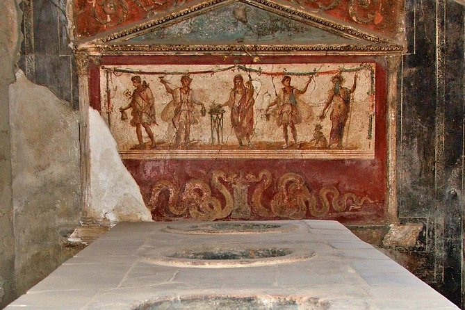 Private Day Tour of Pompeii, Sorrento and Positano with Pick Up - West-side entry points and the human scale of the ruins