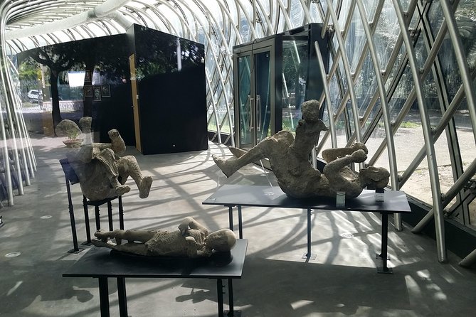 Private Day Tour of Pompeii, Sorrento and Positano with Pick Up - Positano in 1 hour 20 minutes: church, beach, and the main vibe
