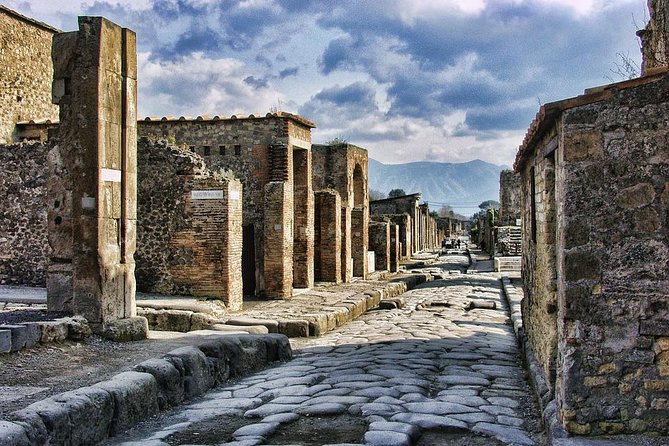 Private Excursion to Pompeii and Amalfi Coast from Naples Cruise Port or Hotel - Pompeii With Skip-the-Line Entry and a Real Guide