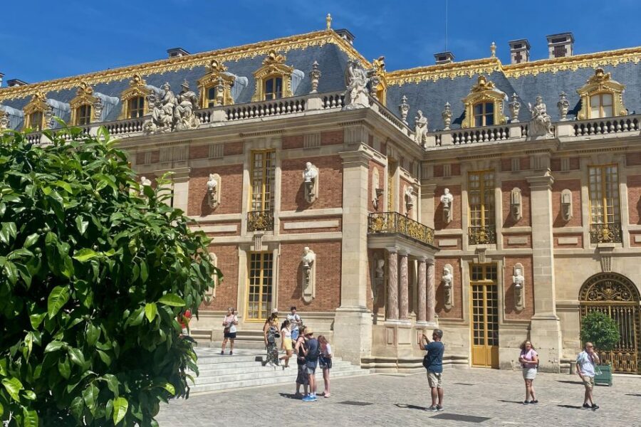 Private Fontainebleau, Versailles, Trianon from Paris - The drive to Versailles: getting there before the crush