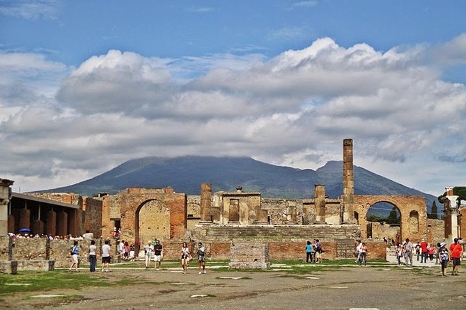 Private Full-Day Tour to Pompeii and Mt. Vesuvius with Winery Visit - The ticket reality at Vesuvius (and how to avoid time-slot stress)
