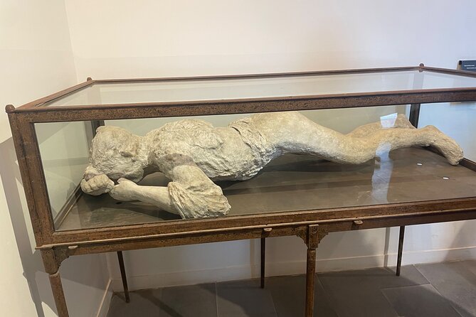 Private Guided Tour of Pompeii Excavations - The 79 AD Eruption Thread: The Story That Turns Stones Into Meaning