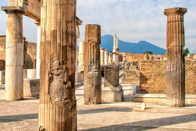 Private Guided Tour of Pompeii. Sunset Tour - Sunset timing in Pompeii: cooler steps, better light, less chaos