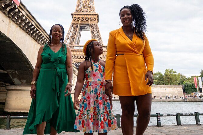 Private Photoshoot with the Iconic Eiffel Tower in Paris - Stop 2: Trocadéro final shots—getting the iconic angle without losing the vibe
