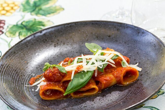 Private Pompeii Tour with Organic Wine Tasting & Lunch - Lunch at the winery: traditional three-course, vegetarian-friendly