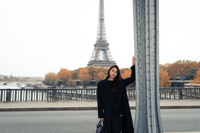 Private Professional Photoshoot near the Eiffel Tower in Paris - The photos you take home: 20 edited portraits, delivered fast