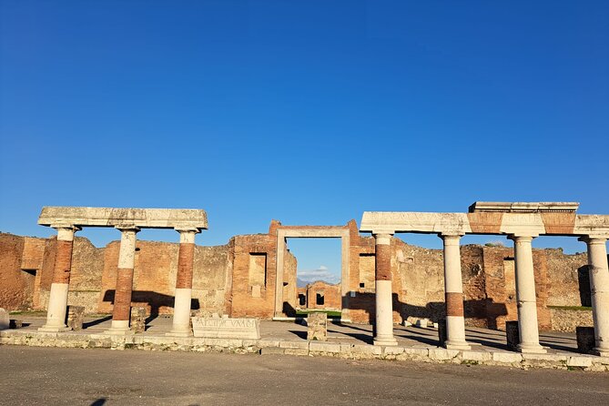Private Tour in Pompeii and Vesuvius - Walking the Ancient Streets (Without Getting Lost in the Big Picture)