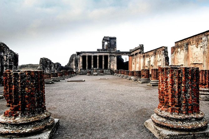Private Tour Rome to Pompeii in private vehicle or fast train - Arriving at Pompeii: Skip-the-Line Entry That Actually Buys Time
