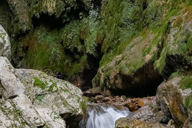 Private Tour Walking in Ferriere Valley Nature Reserve Amalfi - How your guide keeps the walk comfortable (and photo-ready)